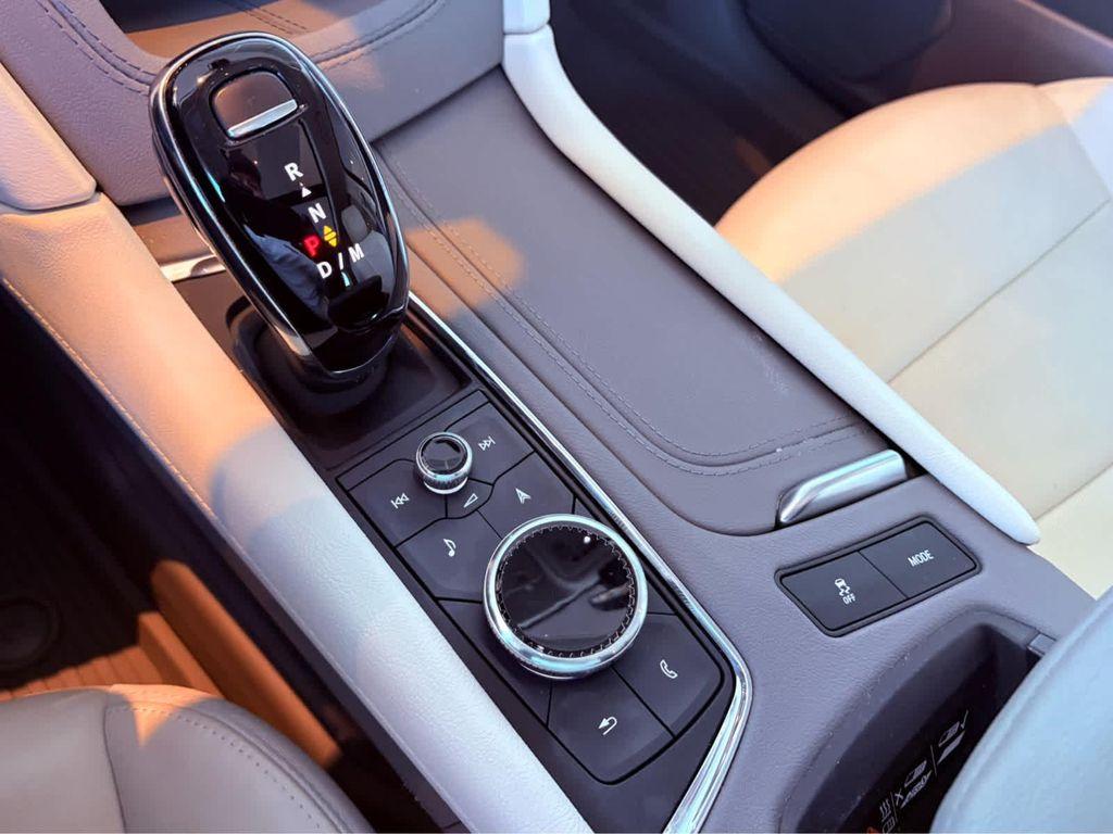 used 2023 Cadillac XT6 car, priced at $41,998