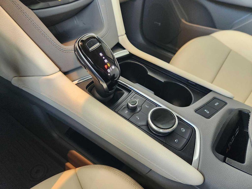 used 2022 Cadillac XT5 car, priced at $21,991