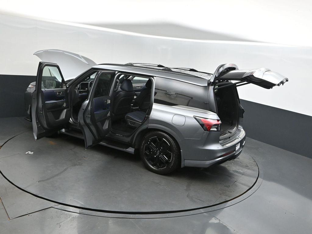 new 2026 INFINITI QX80 car, priced at $102,054