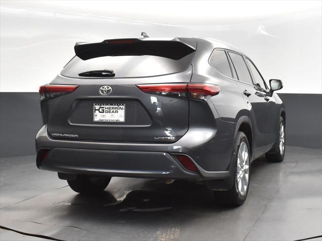 used 2021 Toyota Highlander car, priced at $27,333