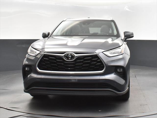 used 2021 Toyota Highlander car, priced at $27,333