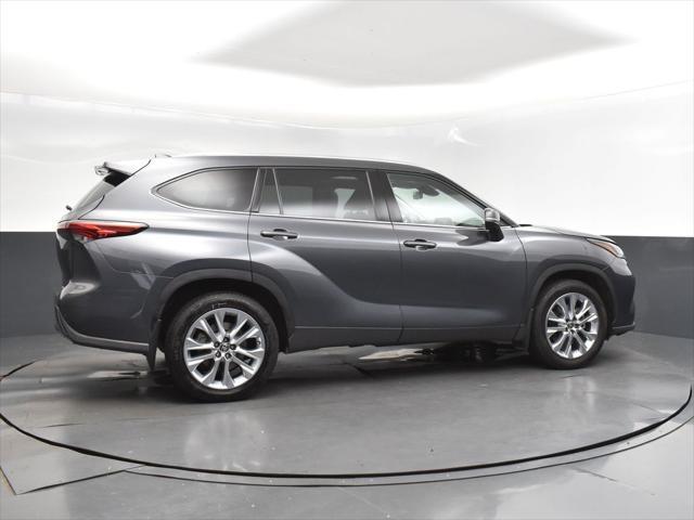 used 2021 Toyota Highlander car, priced at $27,333