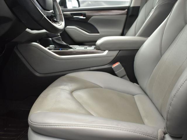 used 2021 Toyota Highlander car, priced at $27,333