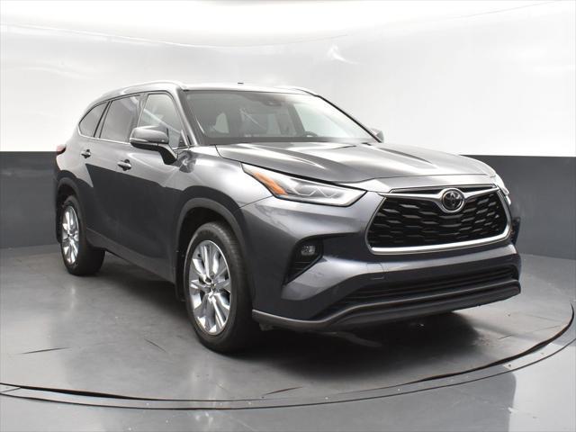 used 2021 Toyota Highlander car, priced at $27,333