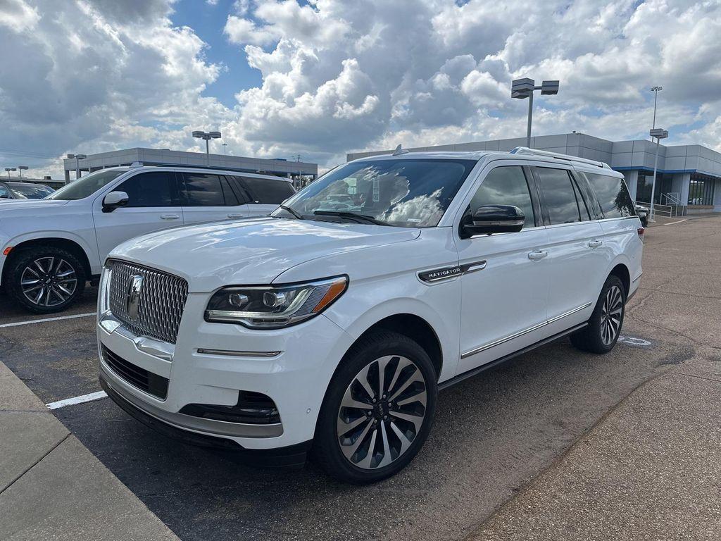 used 2023 Lincoln Navigator car, priced at $60,000