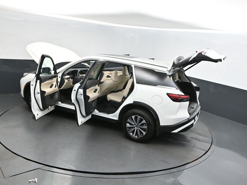 used 2025 INFINITI QX60 car, priced at $42,000