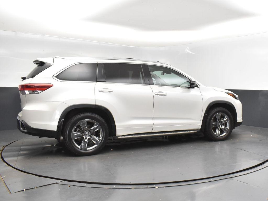 used 2019 Toyota Highlander car, priced at $28,000