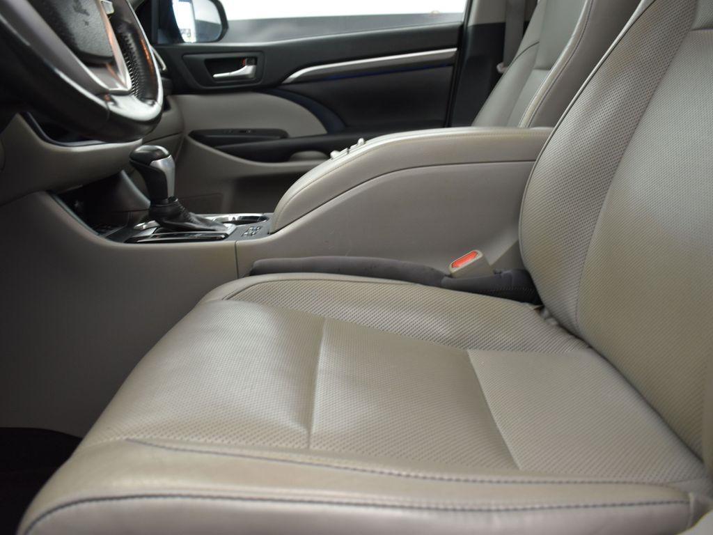 used 2019 Toyota Highlander car, priced at $28,000