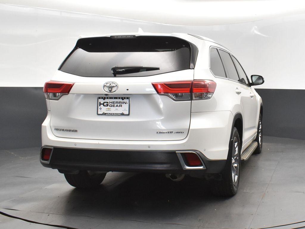 used 2019 Toyota Highlander car, priced at $28,000
