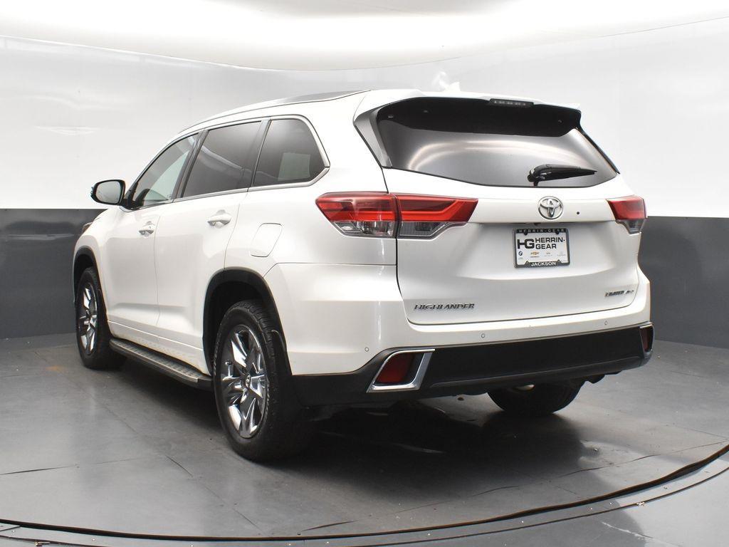 used 2019 Toyota Highlander car, priced at $28,000