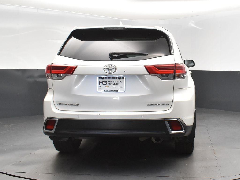 used 2019 Toyota Highlander car, priced at $28,000