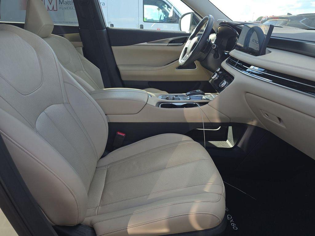 used 2025 INFINITI QX60 car, priced at $45,000