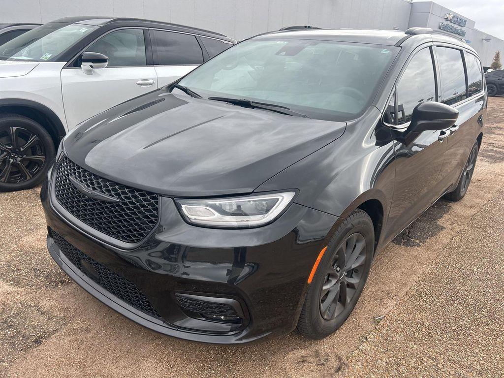 used 2022 Chrysler Pacifica car, priced at $24,900