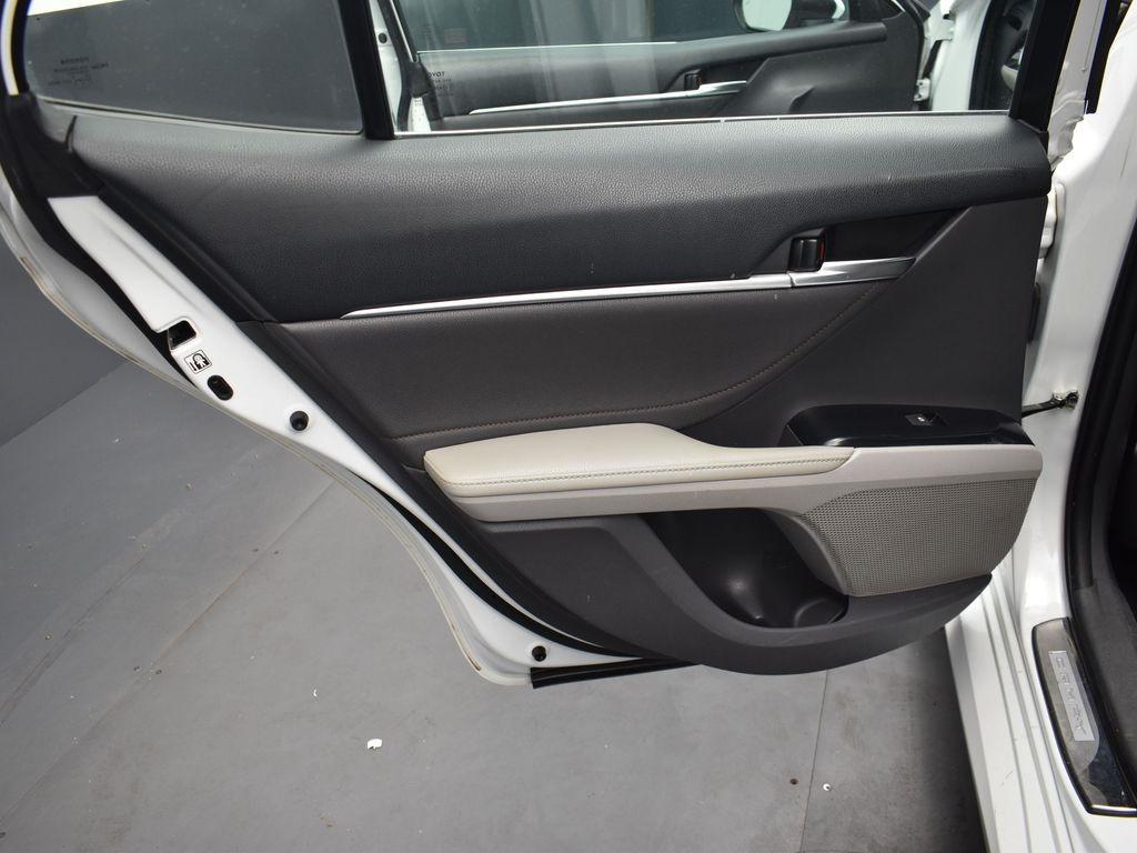 used 2018 Toyota Camry Hybrid car, priced at $19,000