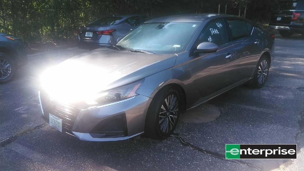 used 2023 Nissan Altima car, priced at $20,000