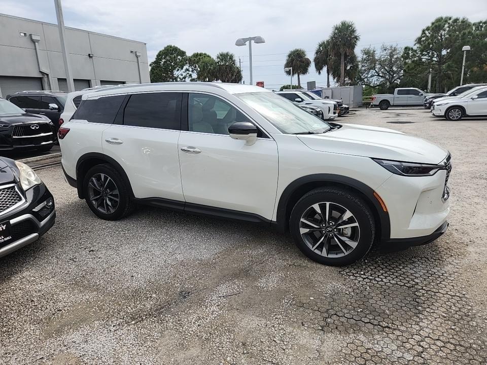 used 2025 INFINITI QX60 car, priced at $43,800