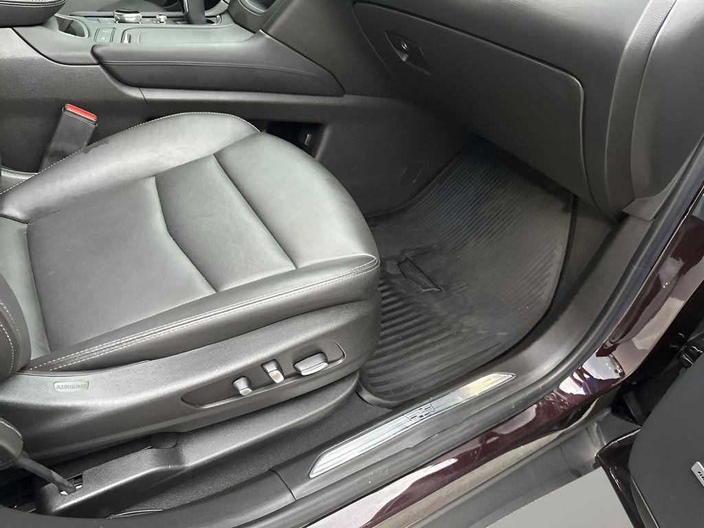 used 2021 Cadillac XT5 car, priced at $28,201