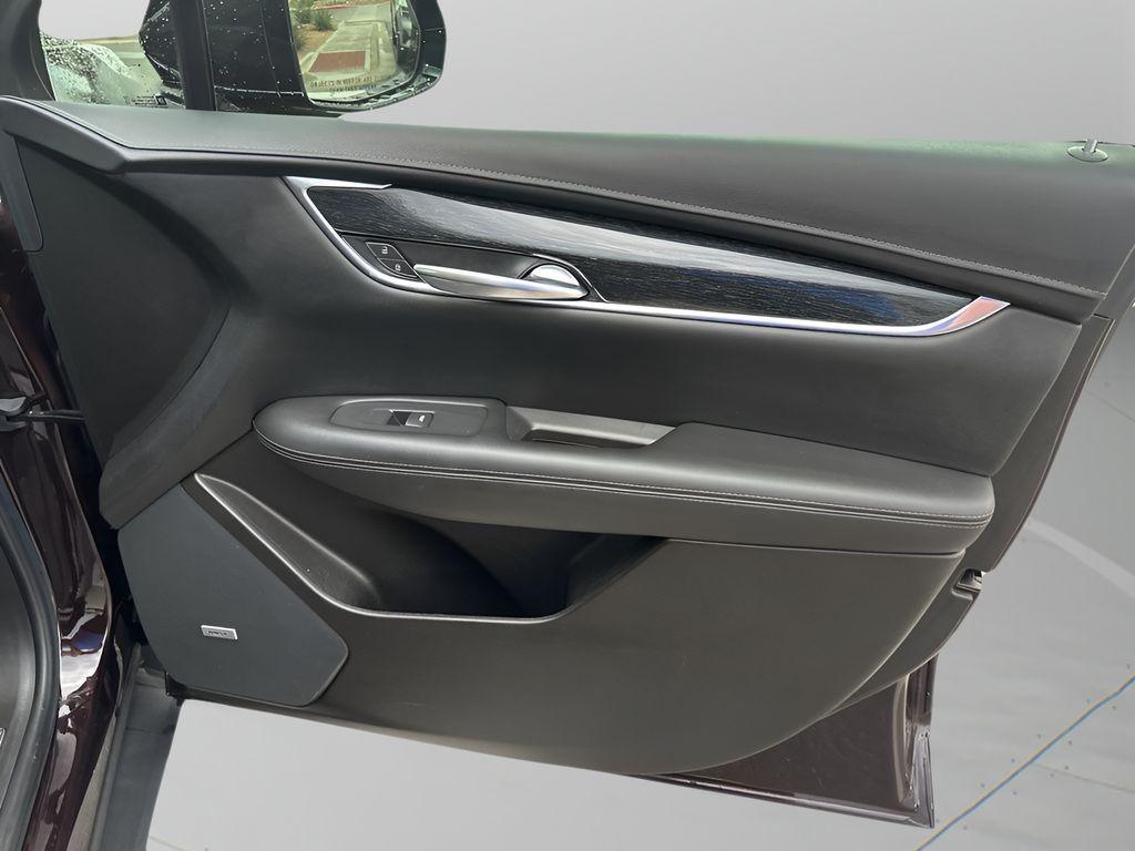 used 2021 Cadillac XT5 car, priced at $28,201