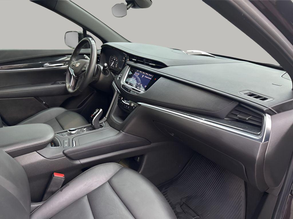 used 2021 Cadillac XT5 car, priced at $28,201