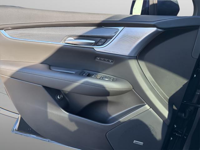new 2025 Cadillac XT5 car, priced at $63,090