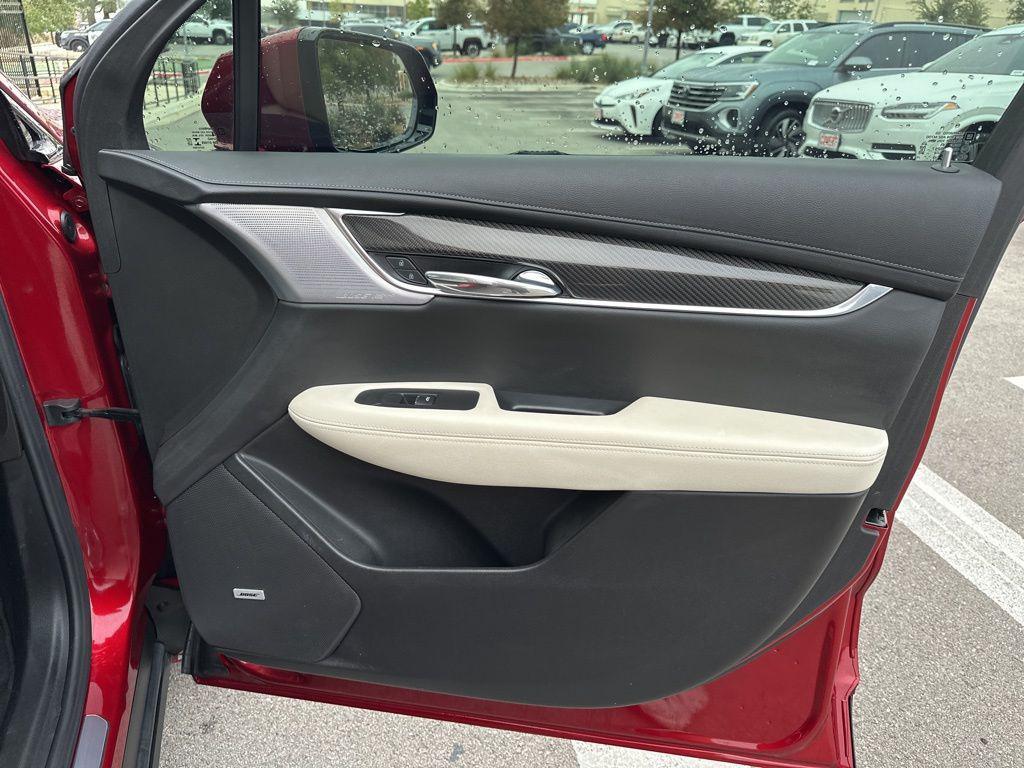 used 2023 Cadillac XT6 car, priced at $43,799