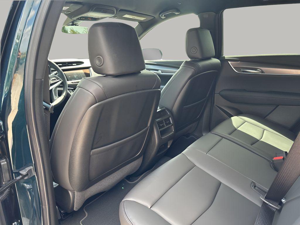 new 2025 Cadillac XT5 car, priced at $44,915