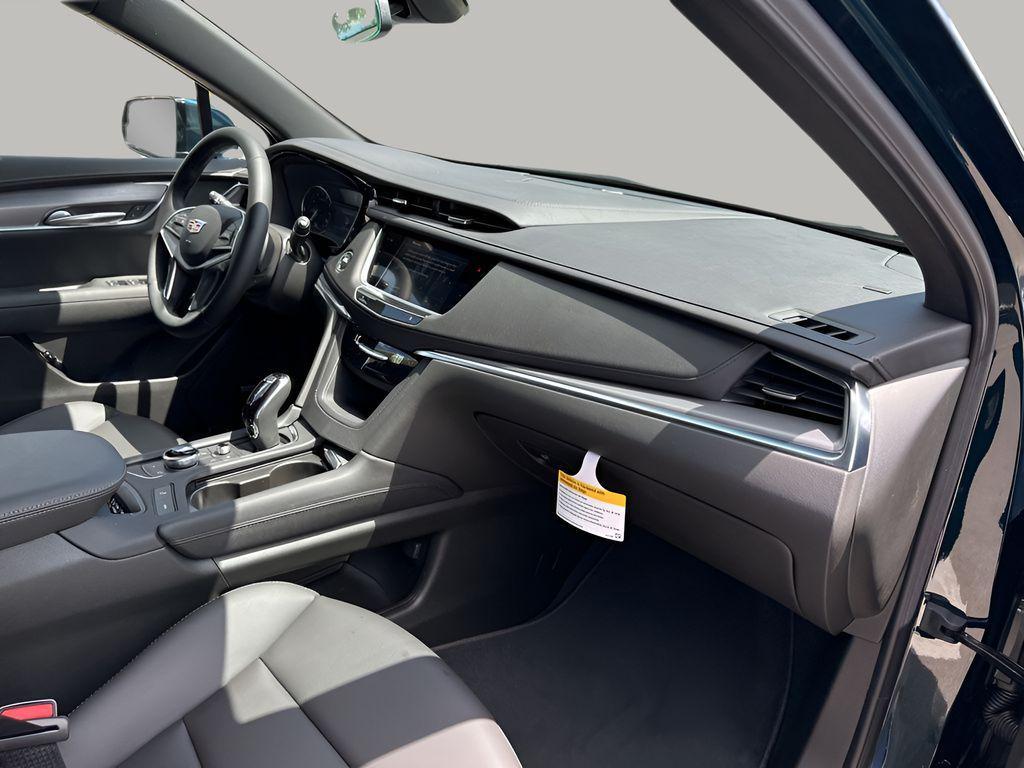 new 2025 Cadillac XT5 car, priced at $44,915