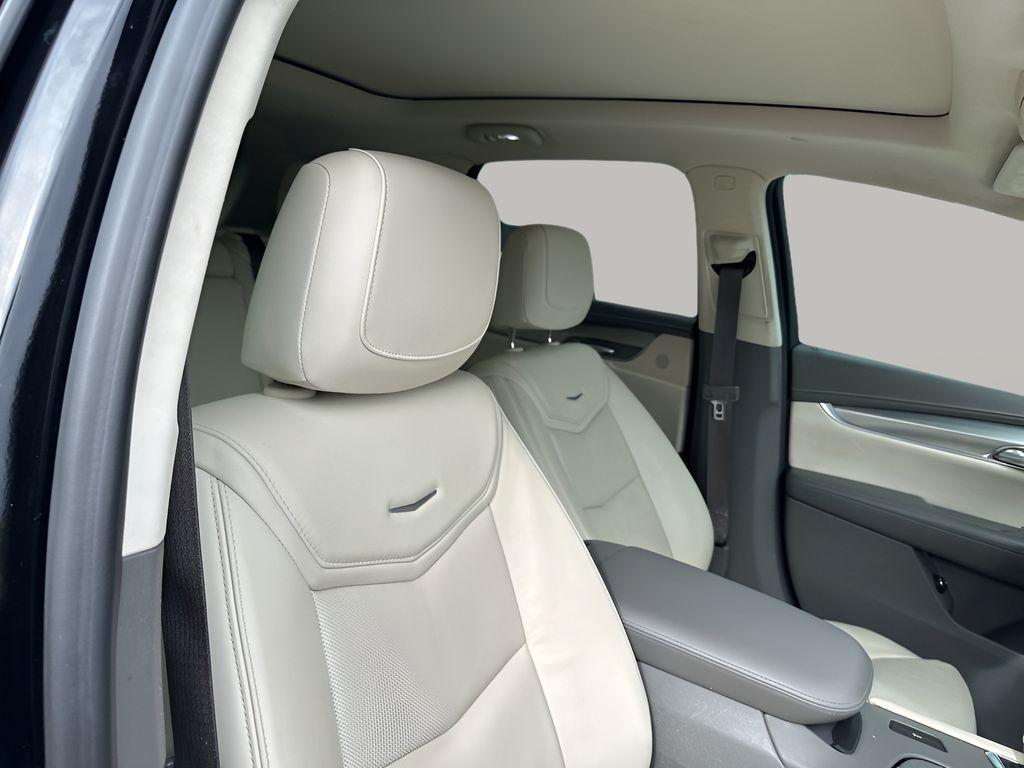 used 2018 Cadillac XT5 car, priced at $15,124