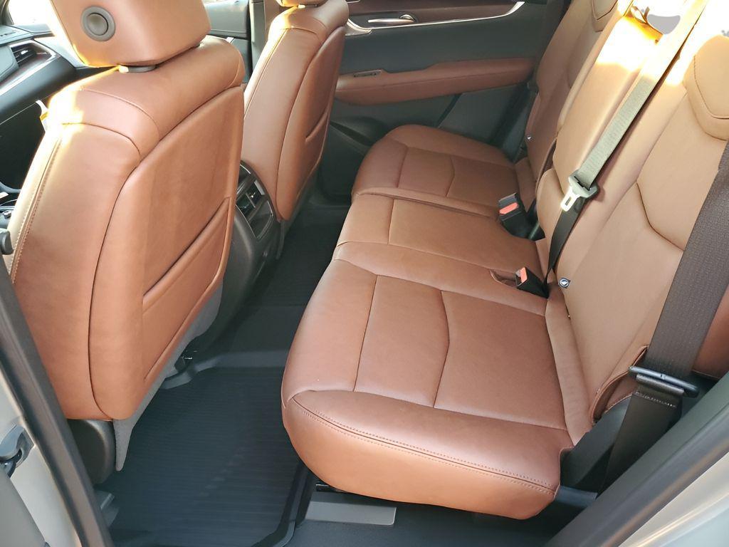 new 2025 Cadillac XT5 car, priced at $52,759