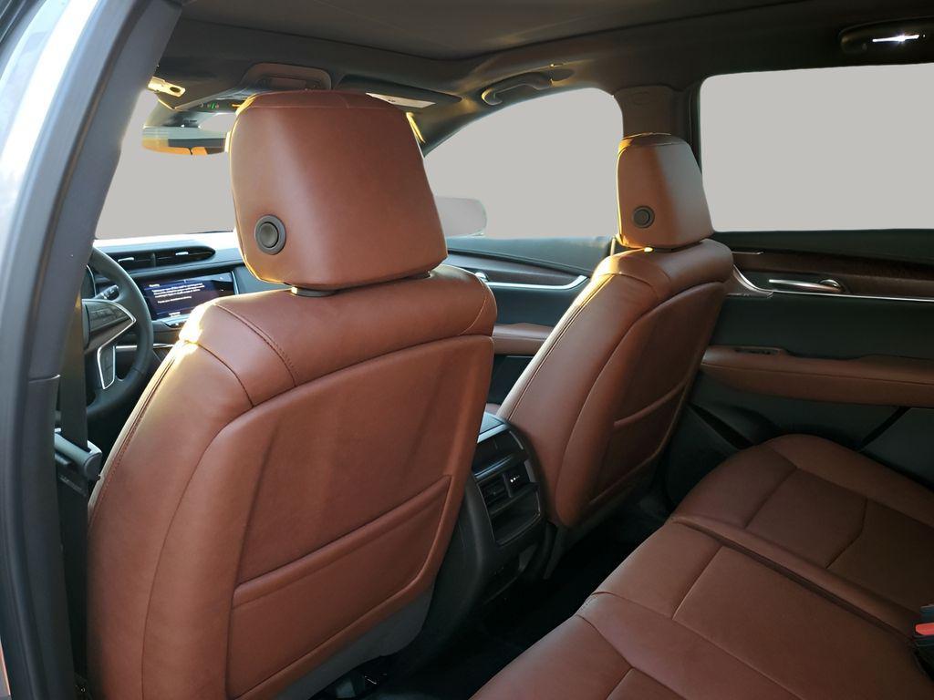 new 2025 Cadillac XT5 car, priced at $52,759