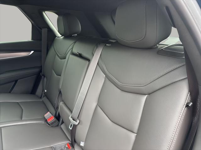 new 2025 Cadillac XT5 car, priced at $45,539