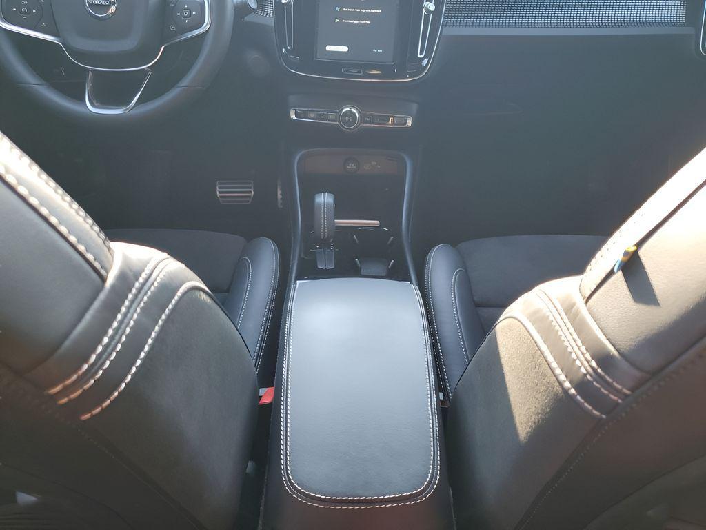used 2022 Volvo XC40 Recharge Pure Electric car, priced at $24,357