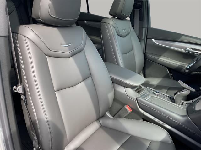 new 2025 Cadillac XT6 car, priced at $48,885