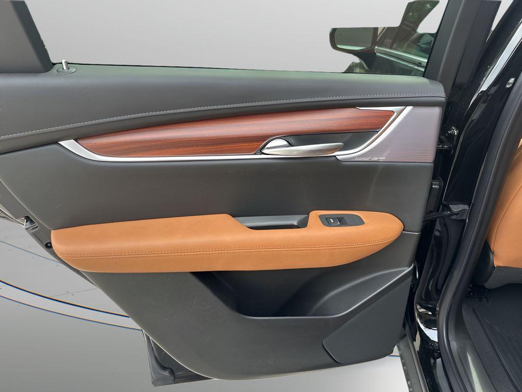 new 2025 Cadillac XT5 car, priced at $48,508