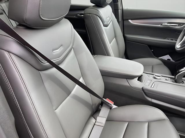 new 2025 Cadillac XT6 car, priced at $50,114