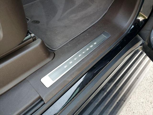 used 2021 Cadillac Escalade ESV car, priced at $59,799