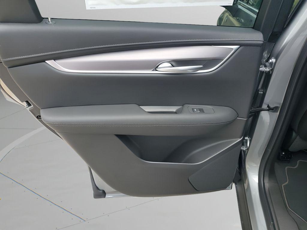 new 2025 Cadillac XT5 car, priced at $44,290