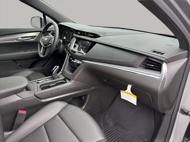 used 2025 Cadillac XT5 car, priced at $44,914