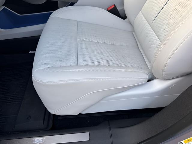 new 2025 Cadillac OPTIQ car, priced at $57,770
