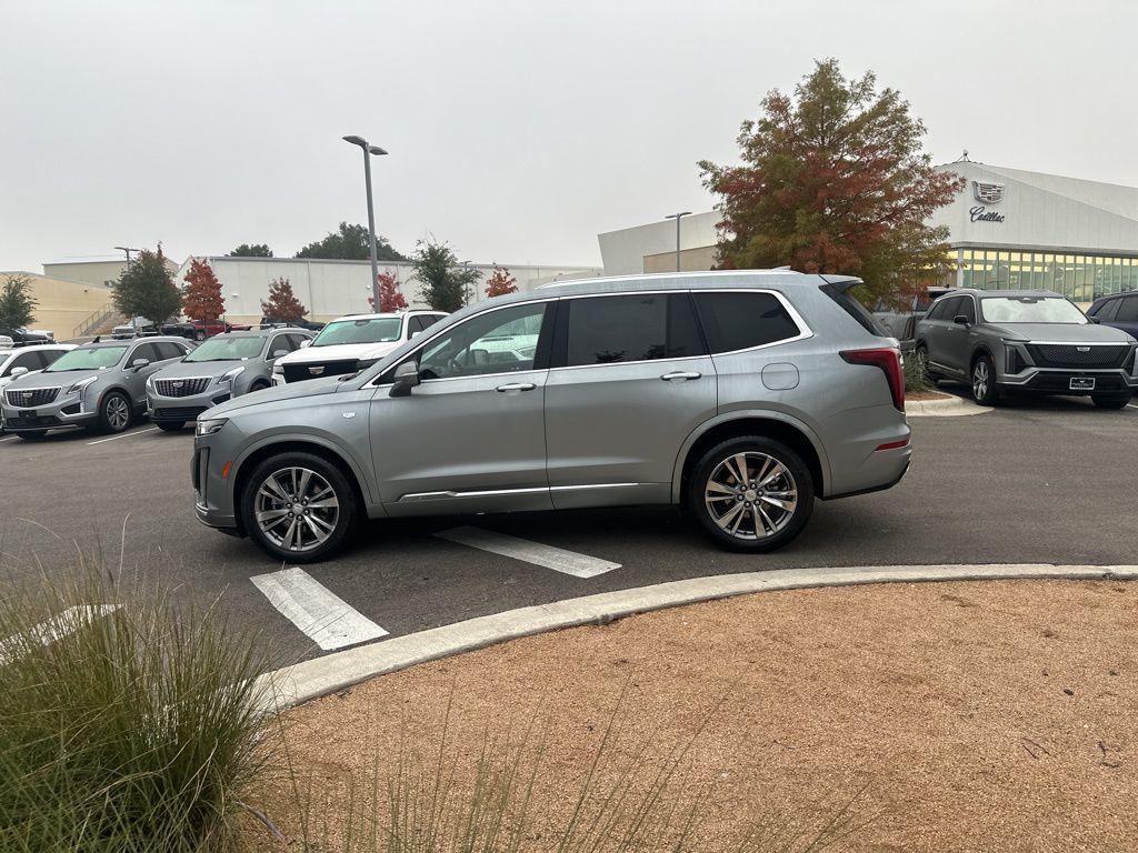 used 2025 Cadillac XT6 car, priced at $42,987