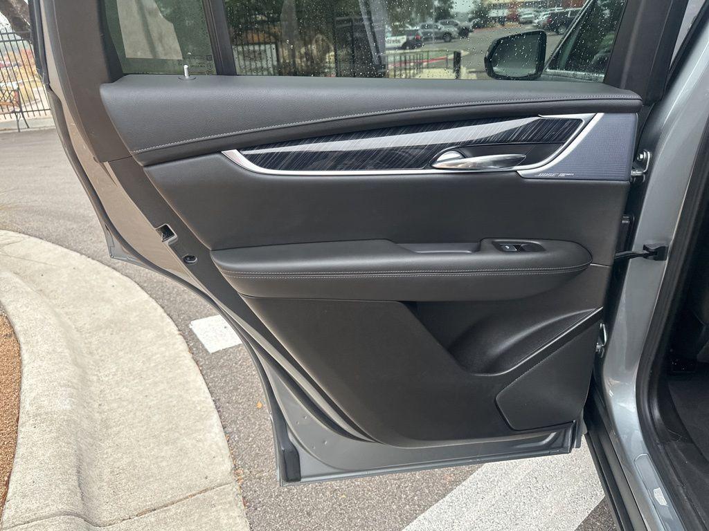 used 2025 Cadillac XT6 car, priced at $42,987