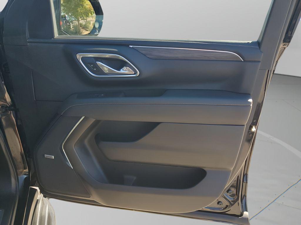 used 2023 GMC Yukon XL car, priced at $51,549