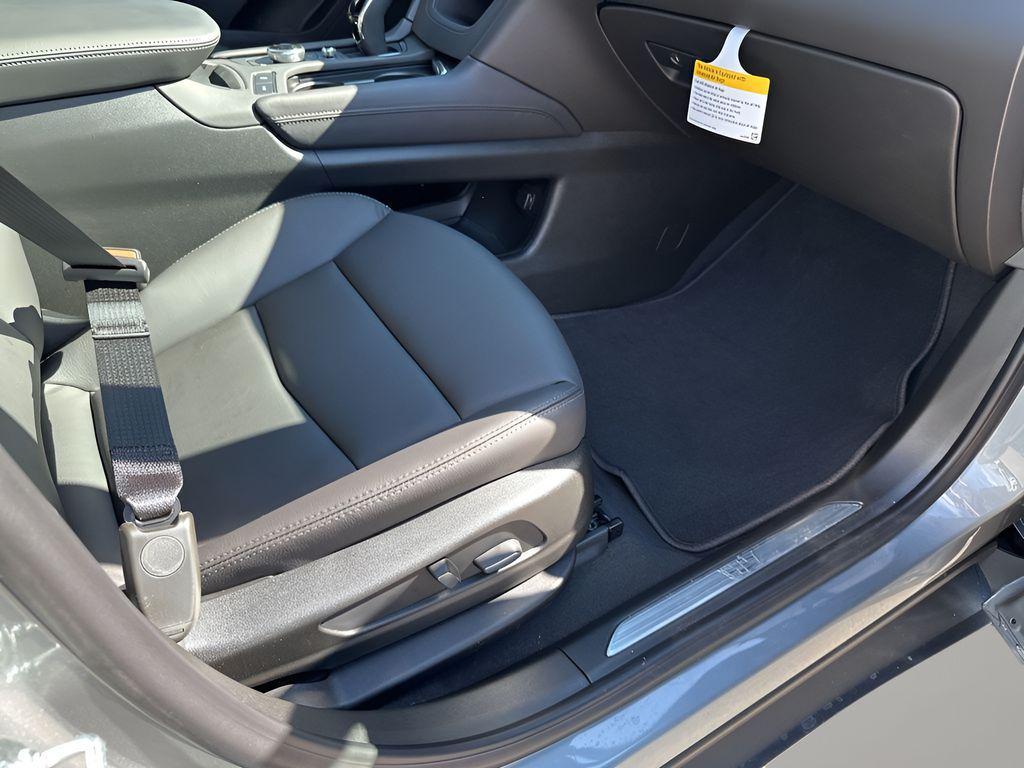 new 2025 Cadillac XT5 car, priced at $44,290
