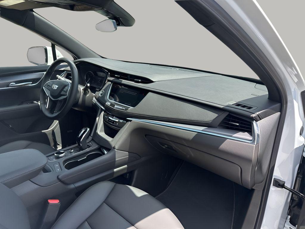 new 2025 Cadillac XT5 car, priced at $45,515