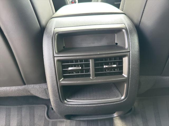 used 2022 Cadillac XT5 car, priced at $33,399