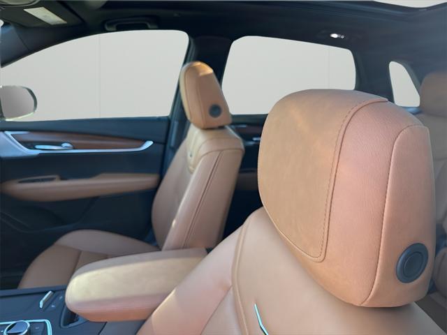 new 2025 Cadillac XT5 car, priced at $56,890