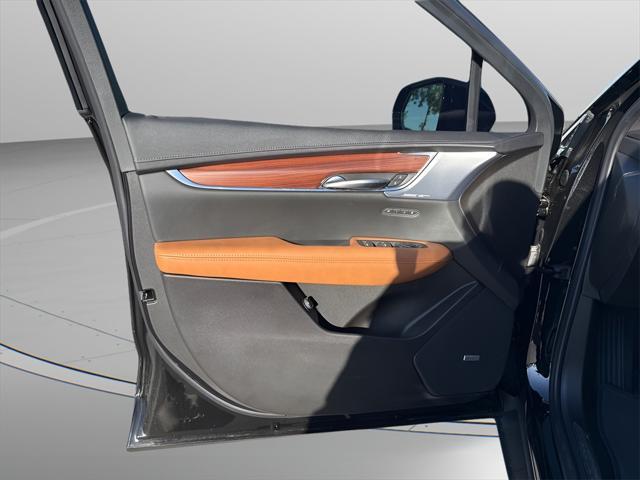 new 2025 Cadillac XT5 car, priced at $56,890