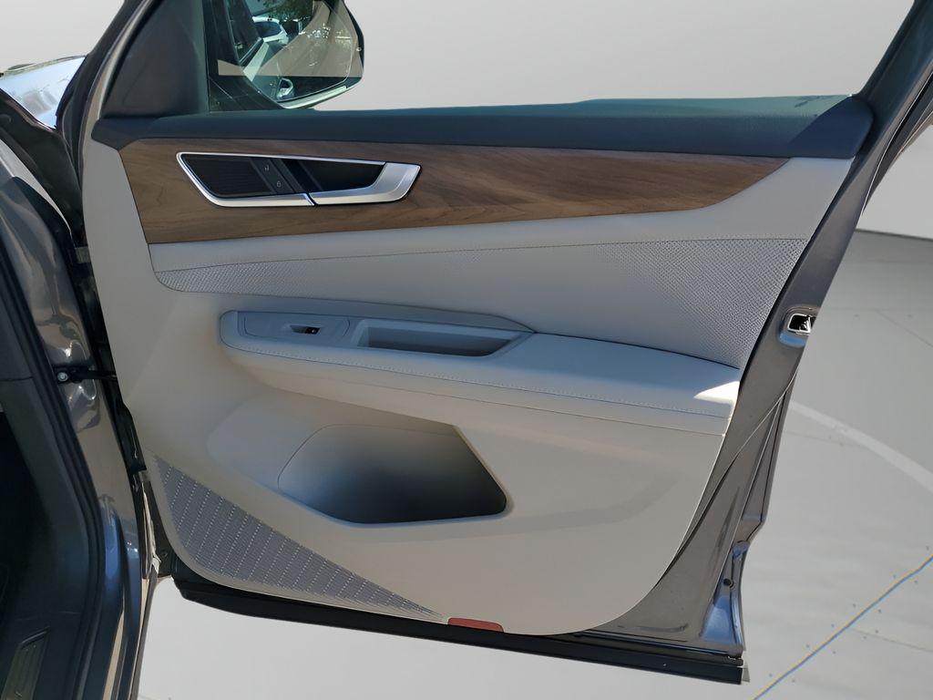 used 2024 Volkswagen Atlas car, priced at $32,644