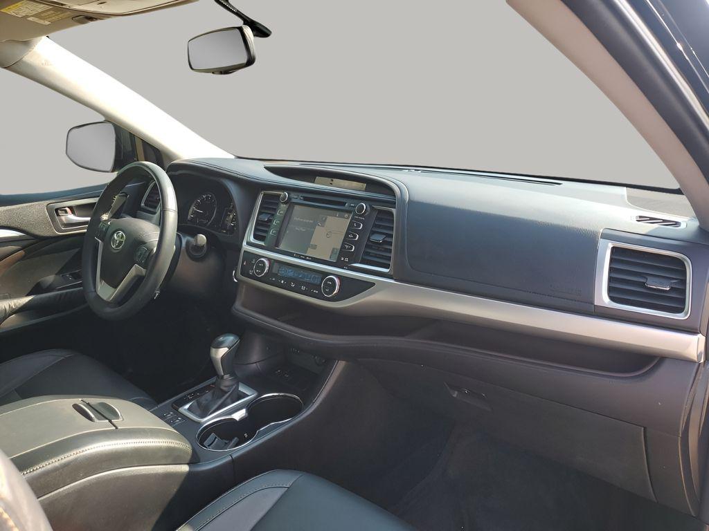 used 2016 Toyota Highlander car, priced at $19,422