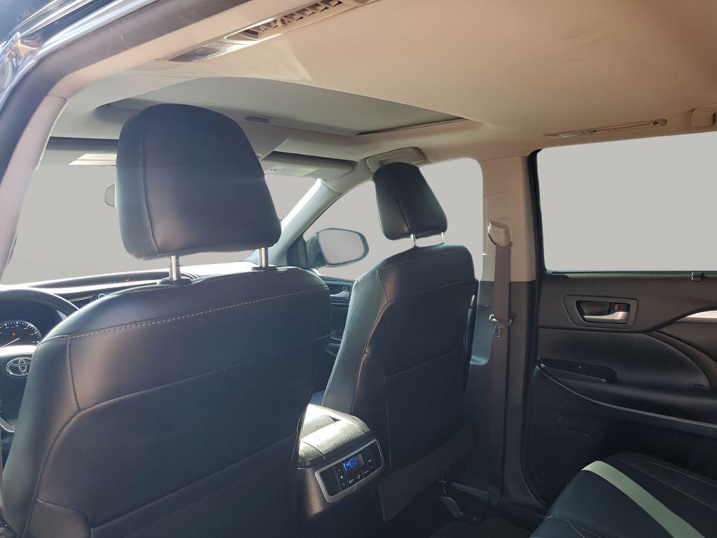 used 2016 Toyota Highlander car, priced at $19,422